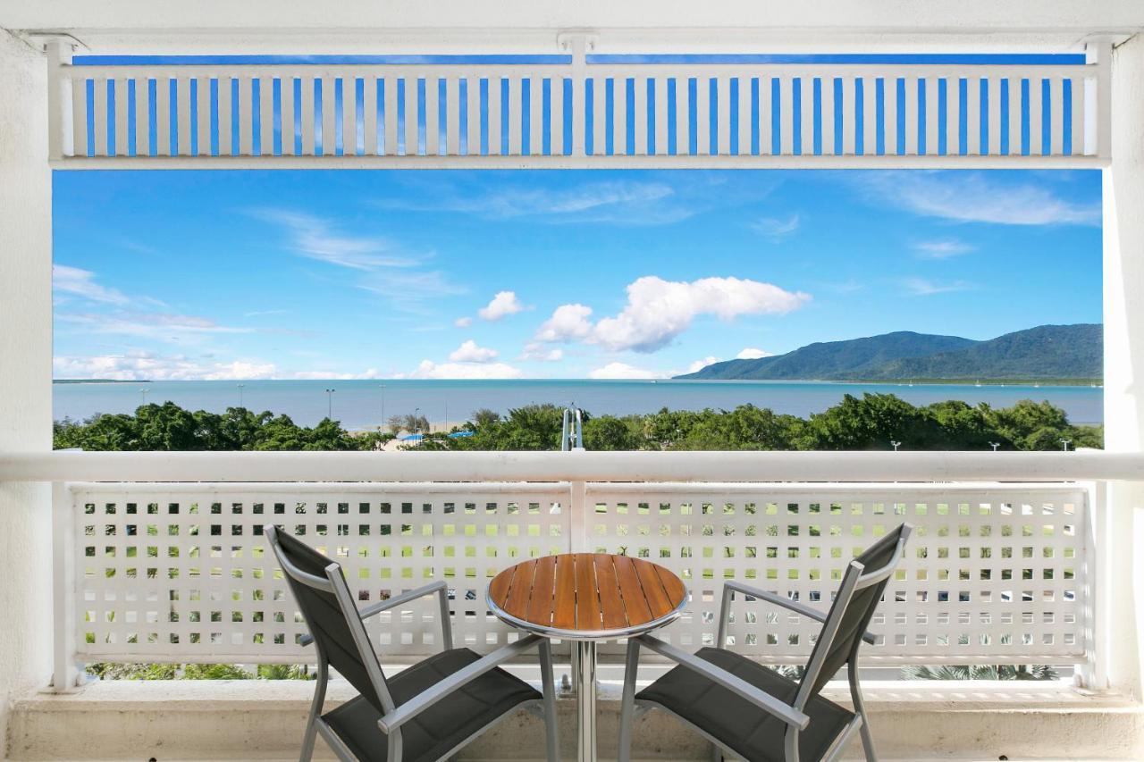 Cairns Luxury Seafront Apartment Eksteriør billede