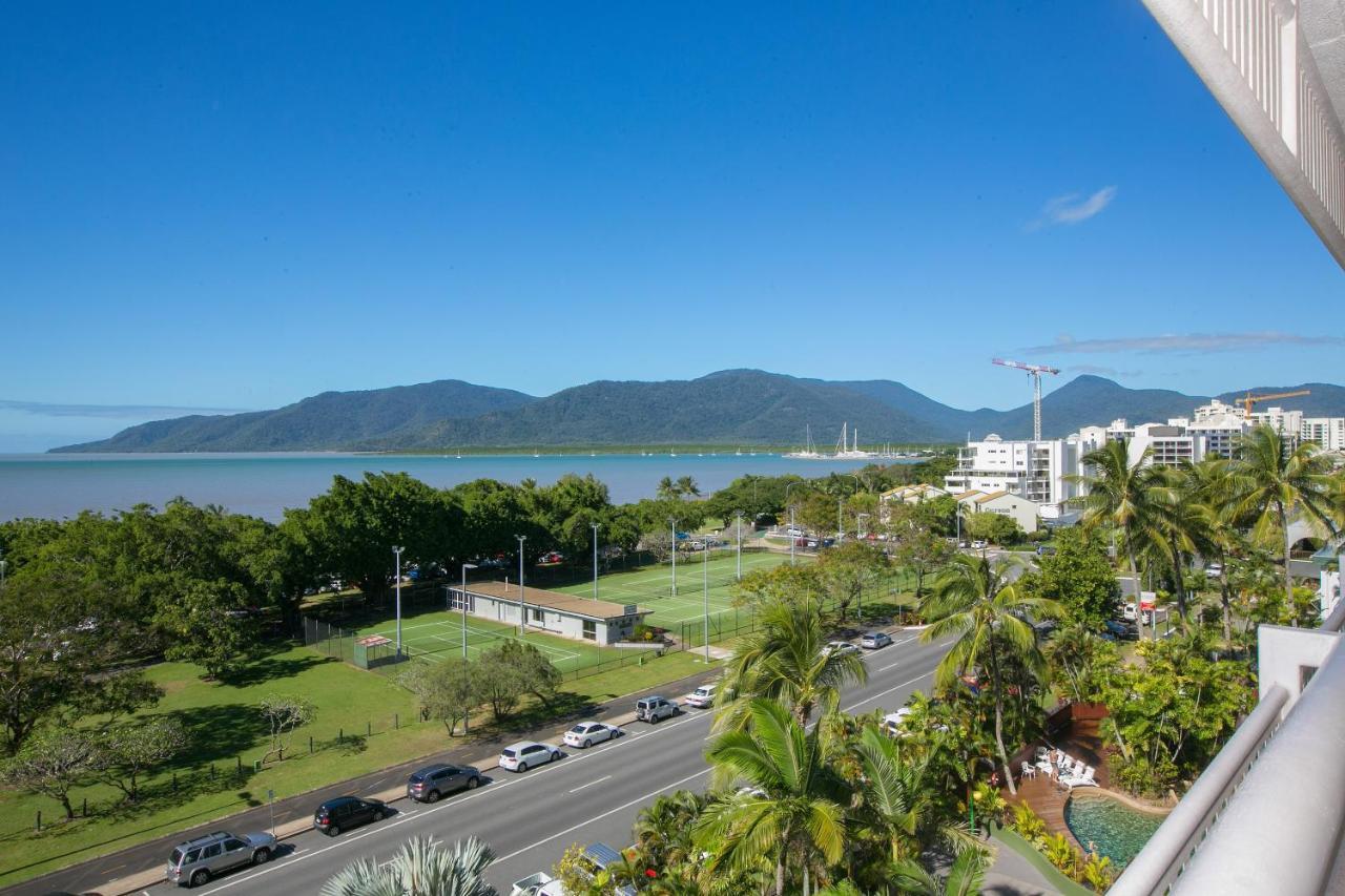 Cairns Luxury Seafront Apartment Eksteriør billede